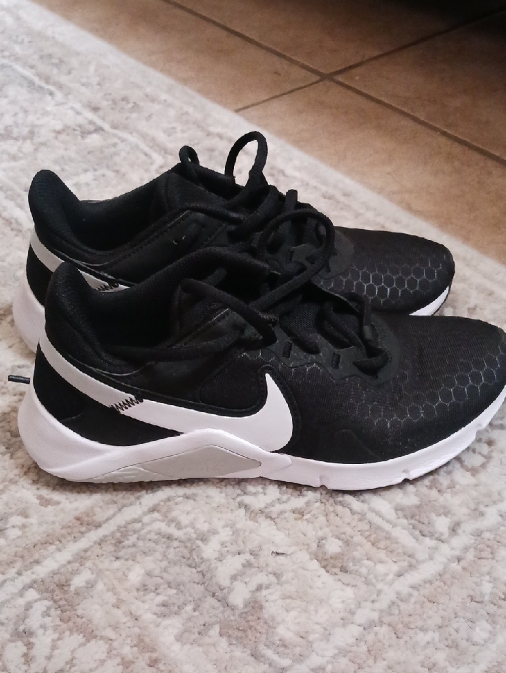 Nike Black and White Run-Ready Sneakers Nike Legend Essential 2